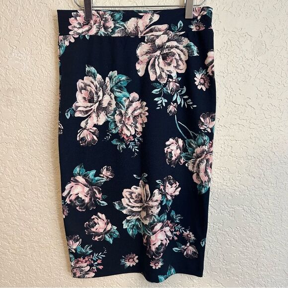 Renee C. Navy‎ Blue Floral Pencil Skirt Size Medium - Picture 6 of 8